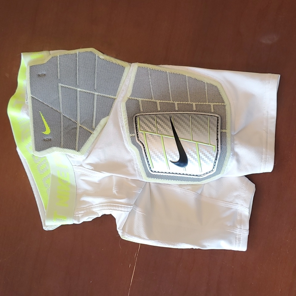 NWOT Nike combat pro youth size S football shorts